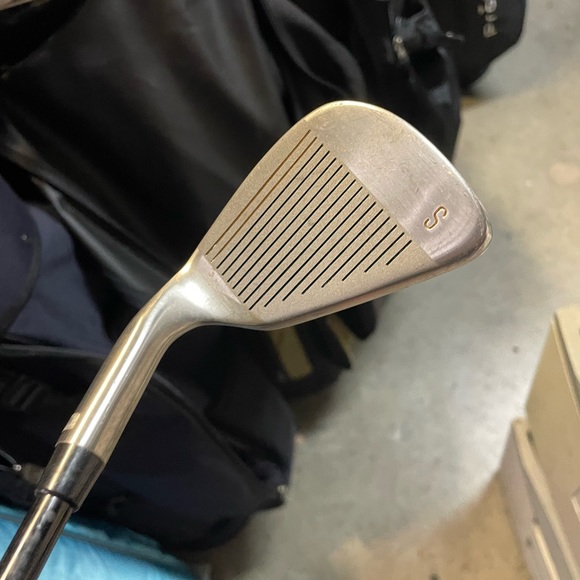 Mitsushiba sand wedge in right hand
Graphite shaft in regular - Picture 3 of 6